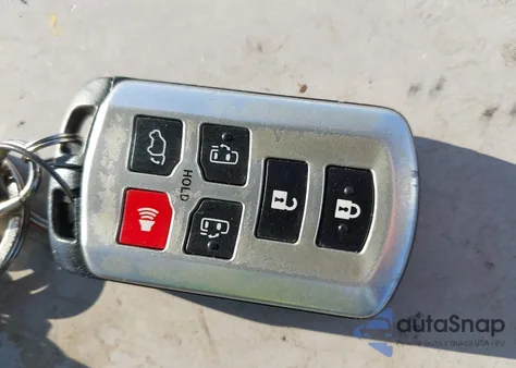 2015 Toyota Sienna Se 8 Passenger/Se Premium 8 Passenger z USA, uszkodzony, nr VIN 5TDXK3DC6FS586661